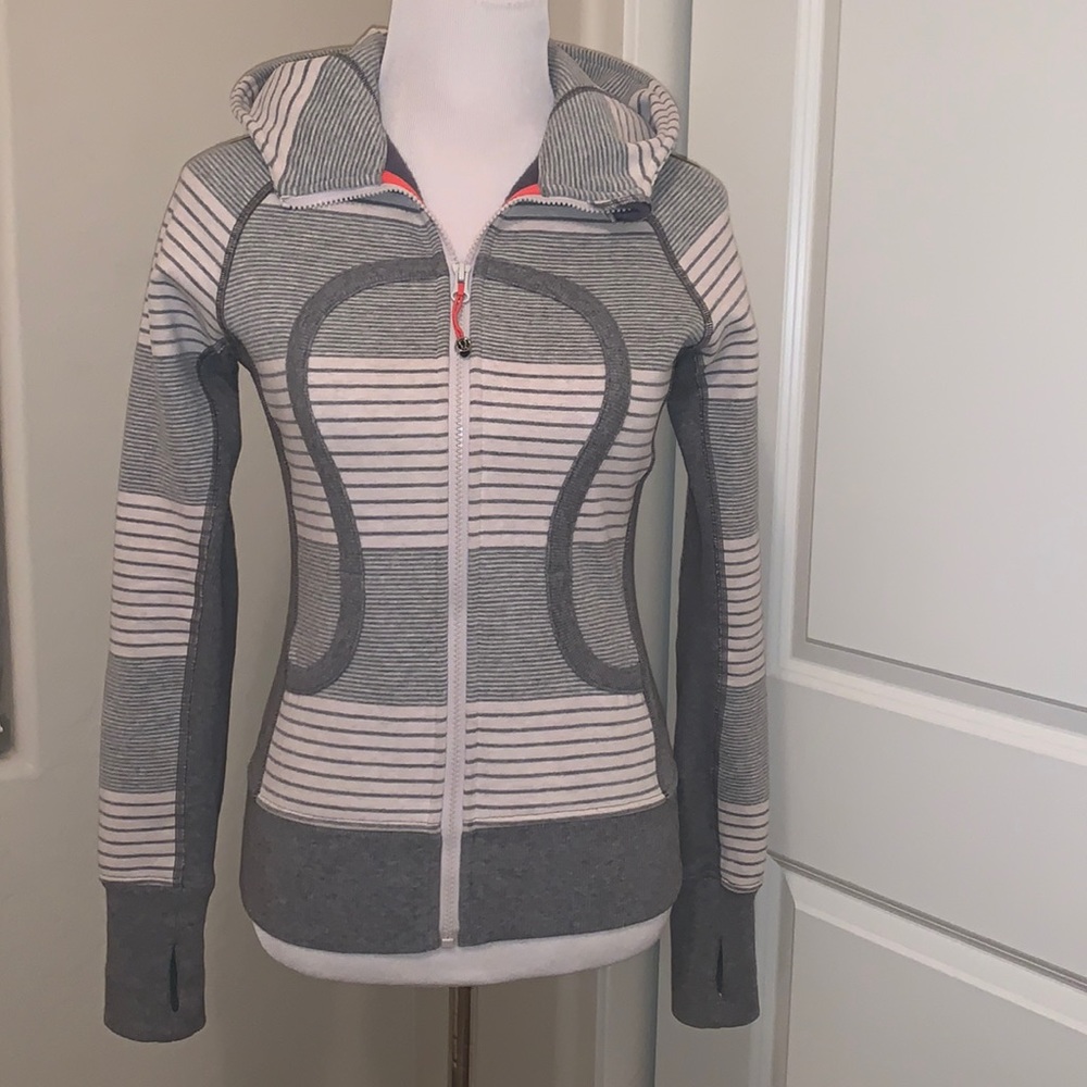 LULULEMON SIZE 4 GORGEOUS ZIPPERED HOODED THICK JACKET - Picture 1 of 13